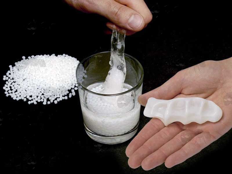 PolyForm Hand Mouldable Plastic Granules in Use