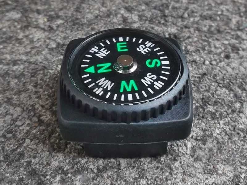 Oil Filled Button Compass with Buckle Strap Fitting