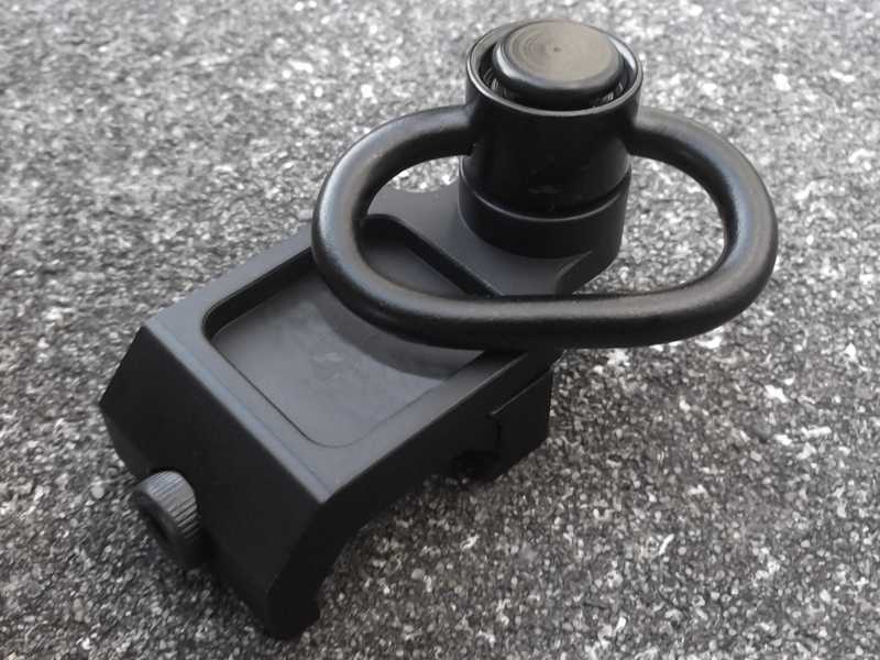 Offset Top QD 10mm Socket with 20mm Rail Mount, with Swivel Fitted
