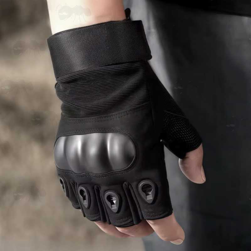 Tactical Protective Smooth Hard Knuckle Fingerless Right-Hand Glove in Black