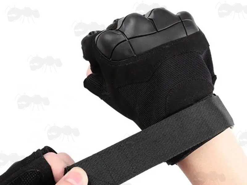 Tactical Protective Hard Knuckle Fingerless Gloves in Black