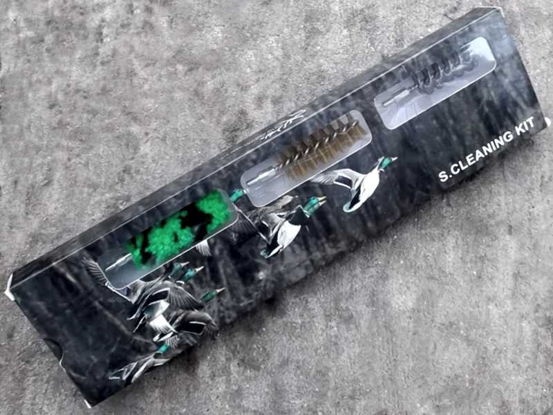 USA Threaded Spec Standard 12 Gauge Shotgun Barrel Cleaning Swab Set, Nylon Brush, Stainless Steel Spiral Gunsmiths Brush and Green & Black Wool Mop Fitted to Rods