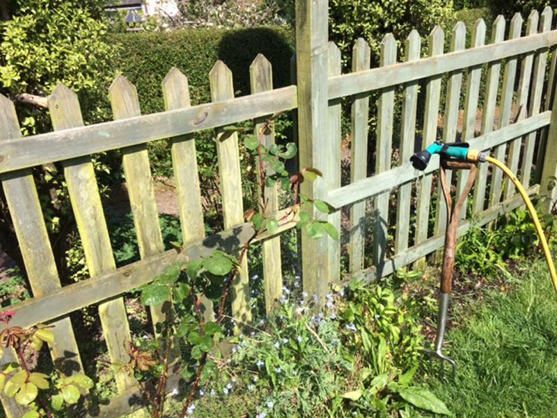 Hose Pipe Secured to Garden Fork with an Inline Rubber and Velcro Universal Mount